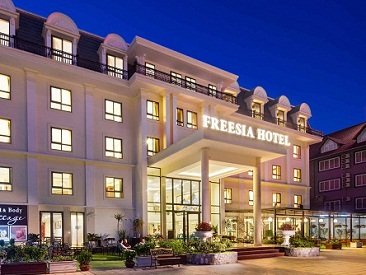 Combo khách sạn Freesia hotel Sapa 4 sao