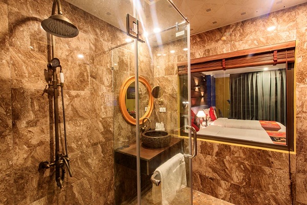barthroom.jpg