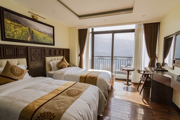 Sapa-relax-hotel-2-Deluxe-room-with-moutain-view.jpg
